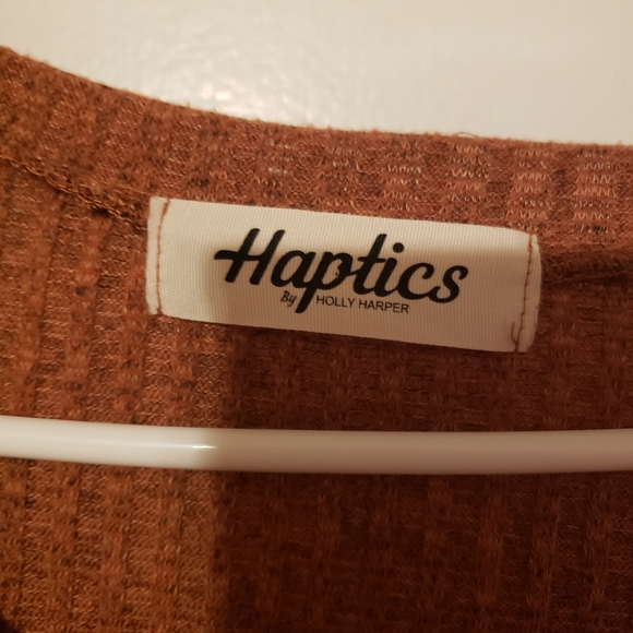 Top - Picture 2 of 6